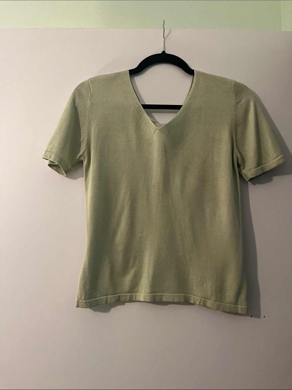 C G Ferrante Light Green V‑Neck Short Sleeve Top